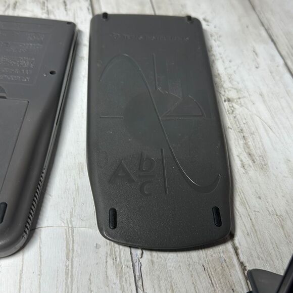 Texas Instruments TI 73 Graphing Calculator with Cover Tested Calculus 1997 - Picture 5 of 7